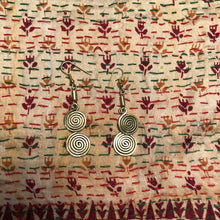 Load image into Gallery viewer, Double brass surutia earring
